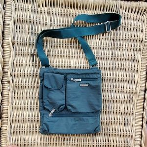Baggallini

nylon crossbody bag, teal